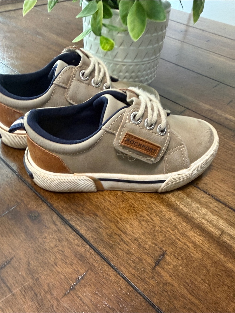 Rockport Beige and Brown Low-Top Sneakers